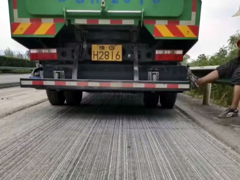 京港澳高速养护施工铣刨后清扫作业